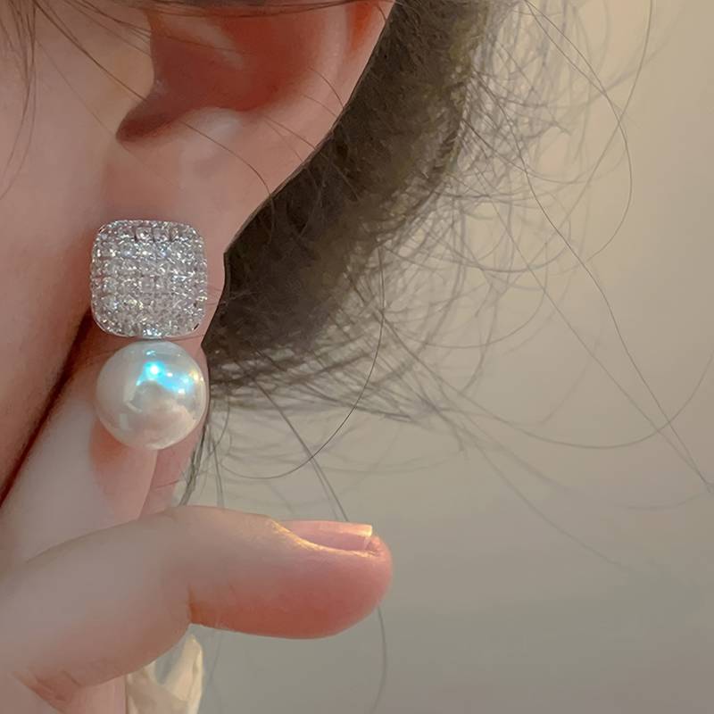 Boucles d'oreilles White ( B119)